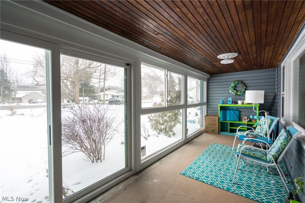 Photo of 6445 Lake Avenue, Elyria, OH 44035 (MLS # 5188719)