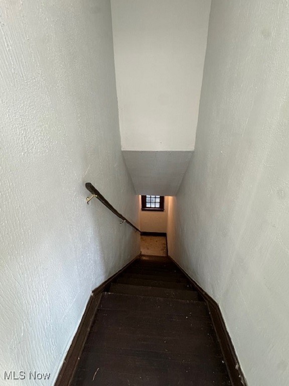 Crestwood - Residential Income