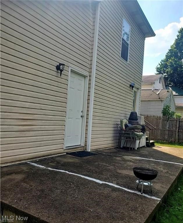 William M Straus Lt - Residential Income