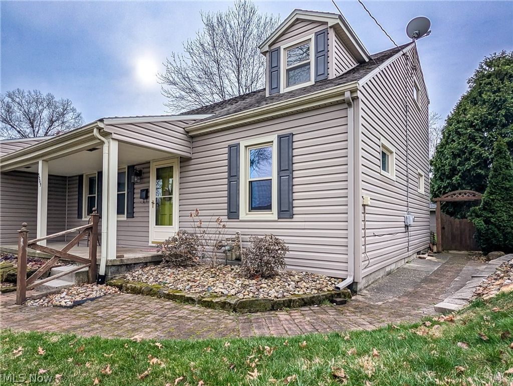 Photo of 3049 Straley Lane, Youngstown, OH 44511 (MLS # 5194370)