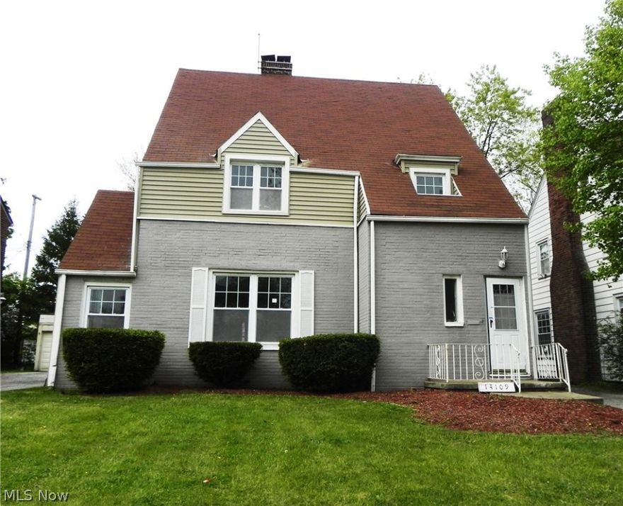 This 3-bedroom Colonial has a lot to offer with its generous size bedrooms, spacious living room with built in fireplace, and eat in kitchen. There are hardwood floors throughout and partially finished basement. Ask how you can receive up to 3% towards your prepaids and closing costs. This is a Fannie Mae property.