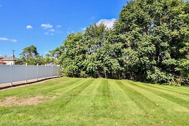 126 Lake Avenue NE