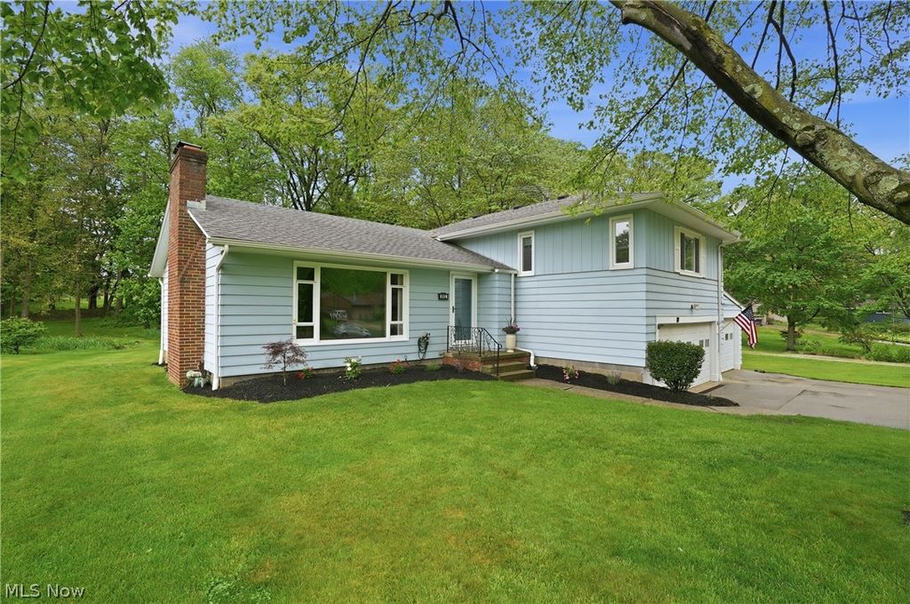 Photo of 5912 Woodward Drive, Akron, OH 44319 (MLS # 5210785)