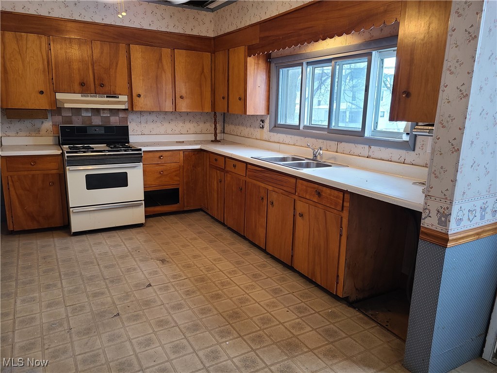 435 S Mckinley Avenue, Alliance, Ohio image 2