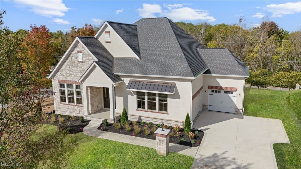 Photo of 8168 Campbell Lane, Dublin, OH 43017 (MLS # 5166110)