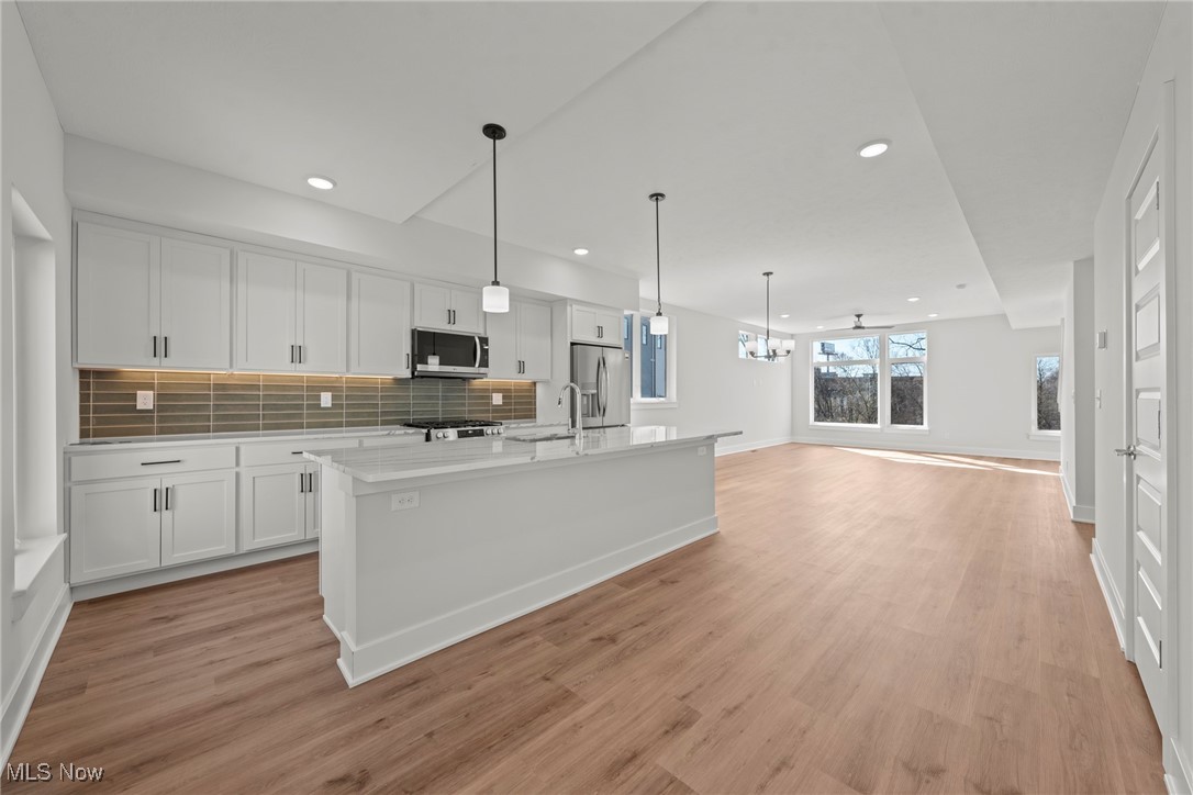 Cleveland, Ohio 44113, United States, 3 Bedrooms Bedrooms, ,4 BathroomsBathrooms,Residential,Active,96947