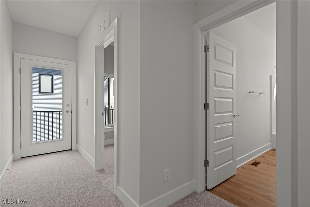 Cleveland, Ohio 44113, United States, 3 Bedrooms Bedrooms, ,4 BathroomsBathrooms,Residential,Active,96947