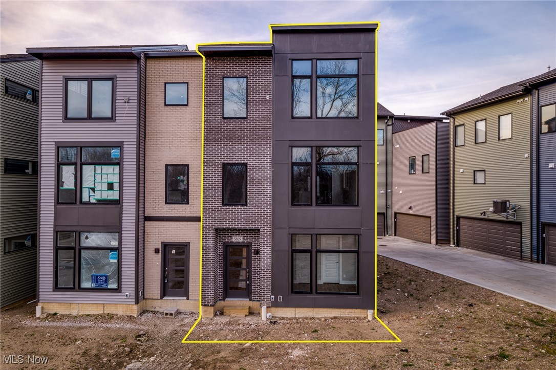 Cleveland, Ohio 44113, United States, 3 Bedrooms Bedrooms, ,4 BathroomsBathrooms,Residential,Active,96947