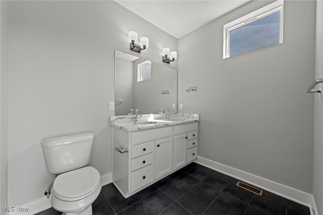 Cleveland, Ohio 44113, United States, 3 Bedrooms Bedrooms, ,4 BathroomsBathrooms,Residential,Active,96947