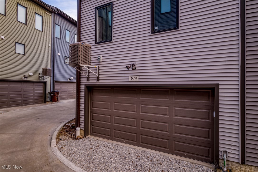 Cleveland, Ohio 44113, United States, 3 Bedrooms Bedrooms, ,4 BathroomsBathrooms,Residential,Active,96947