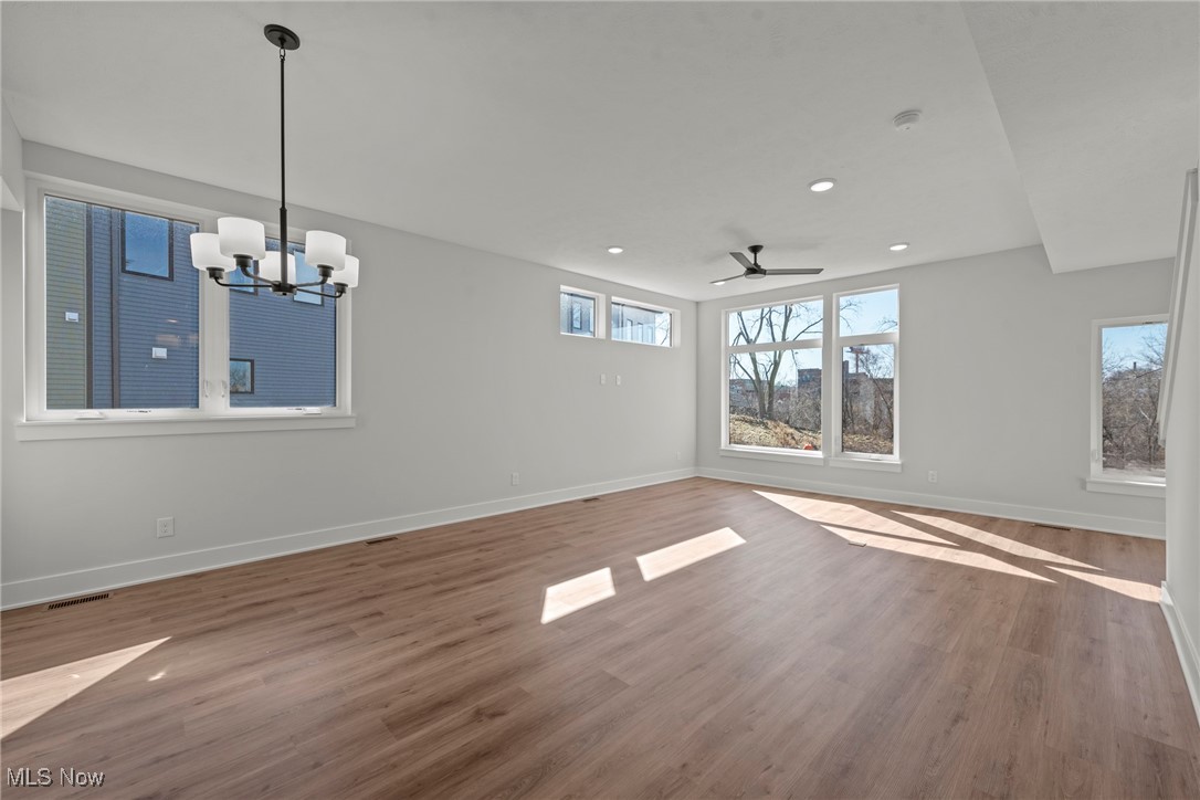 Cleveland, Ohio 44113, United States, 3 Bedrooms Bedrooms, ,4 BathroomsBathrooms,Residential,Active,96947