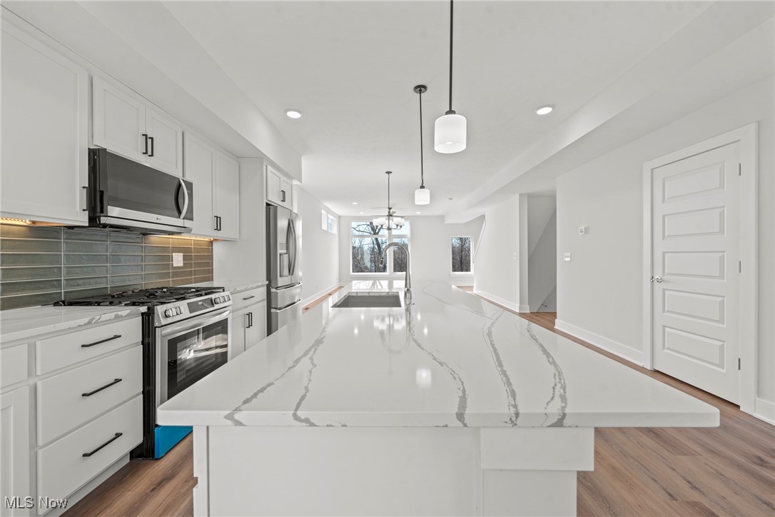 Cleveland, Ohio 44113, United States, 3 Bedrooms Bedrooms, ,4 BathroomsBathrooms,Residential,Active,96947