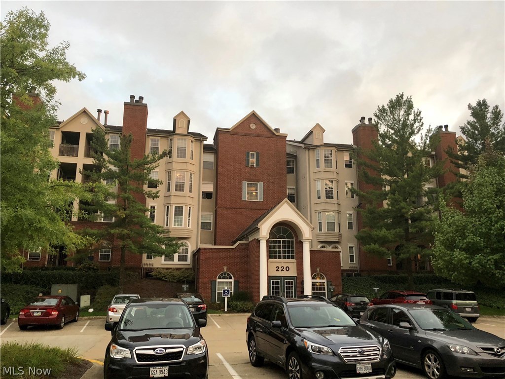 Woodhawk Club - Residential Lease