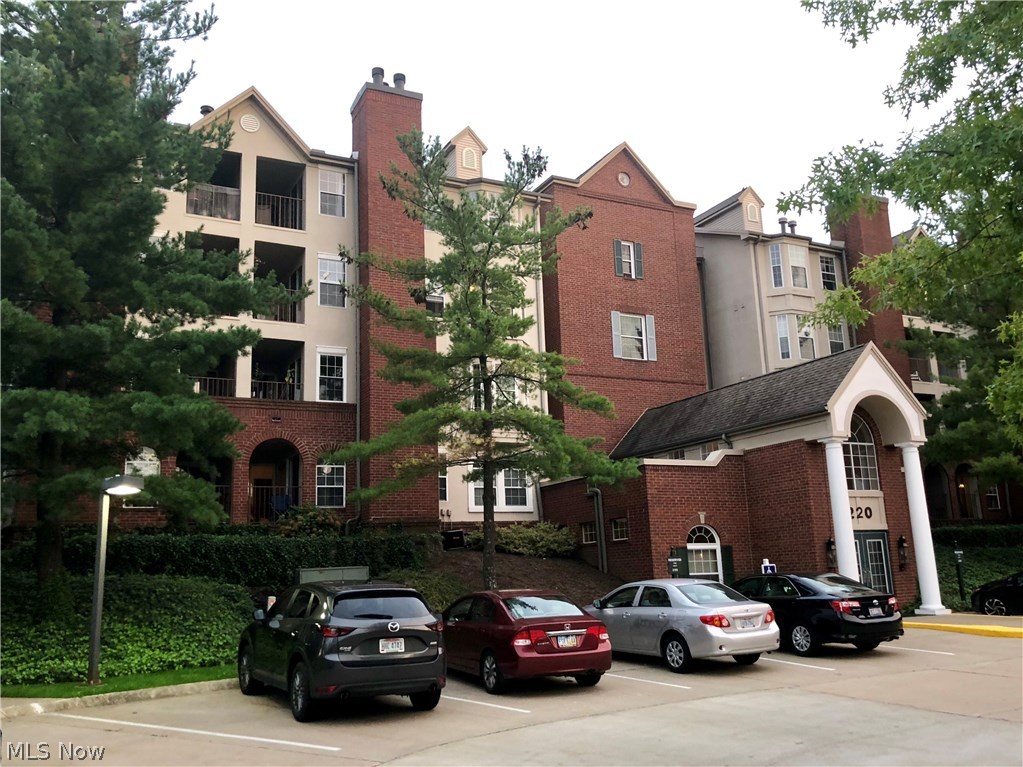 Woodhawk Club - Residential Lease