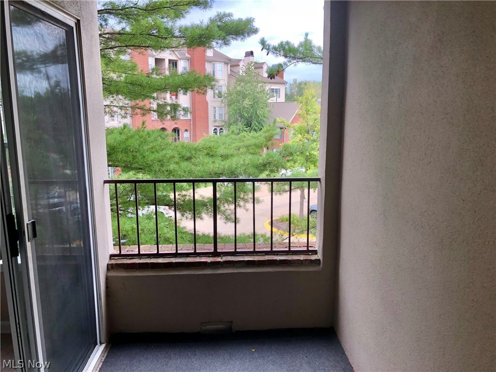 Woodhawk Club - Residential Lease