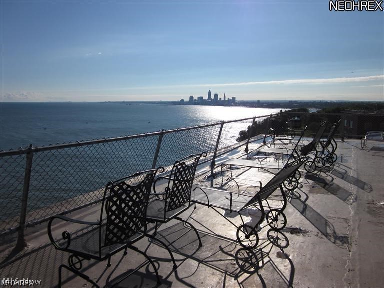 Lake House Condo - Residential