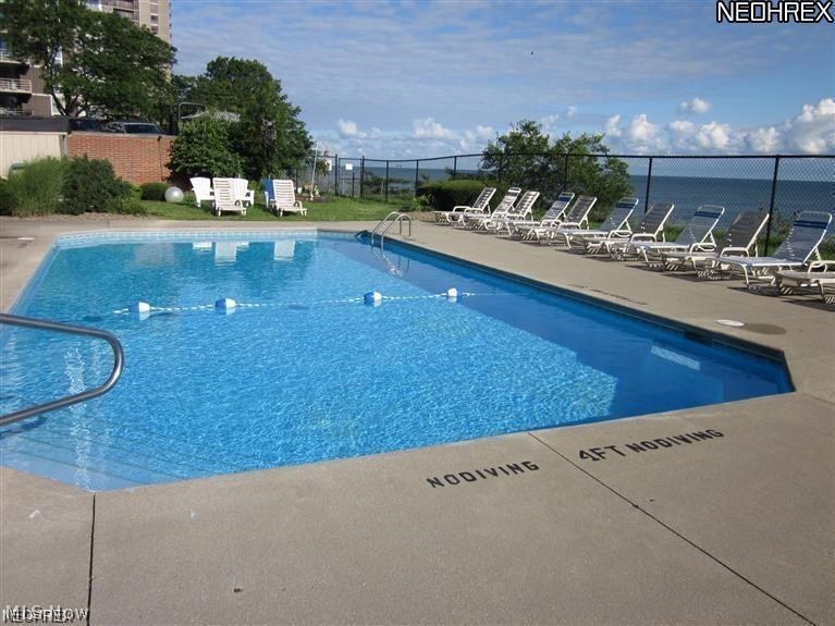 Lake House Condo - Residential