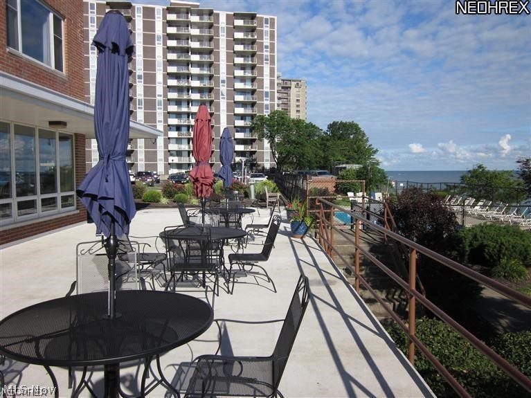 Lake House Condo - Residential