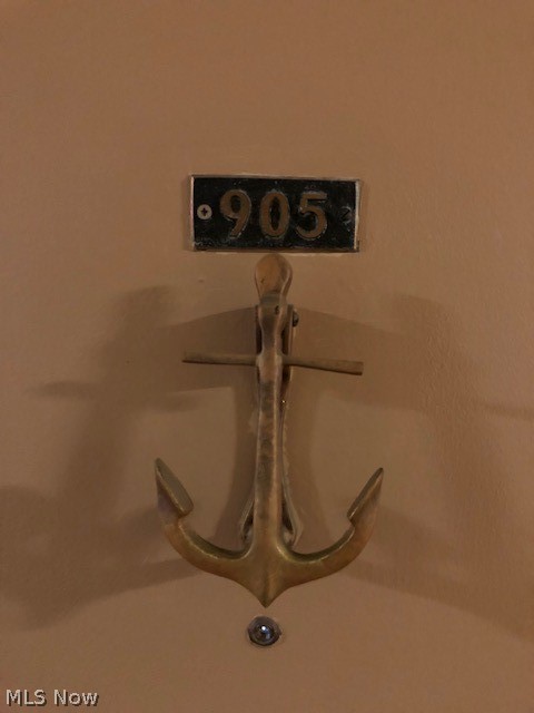 Lake House Condo - Residential