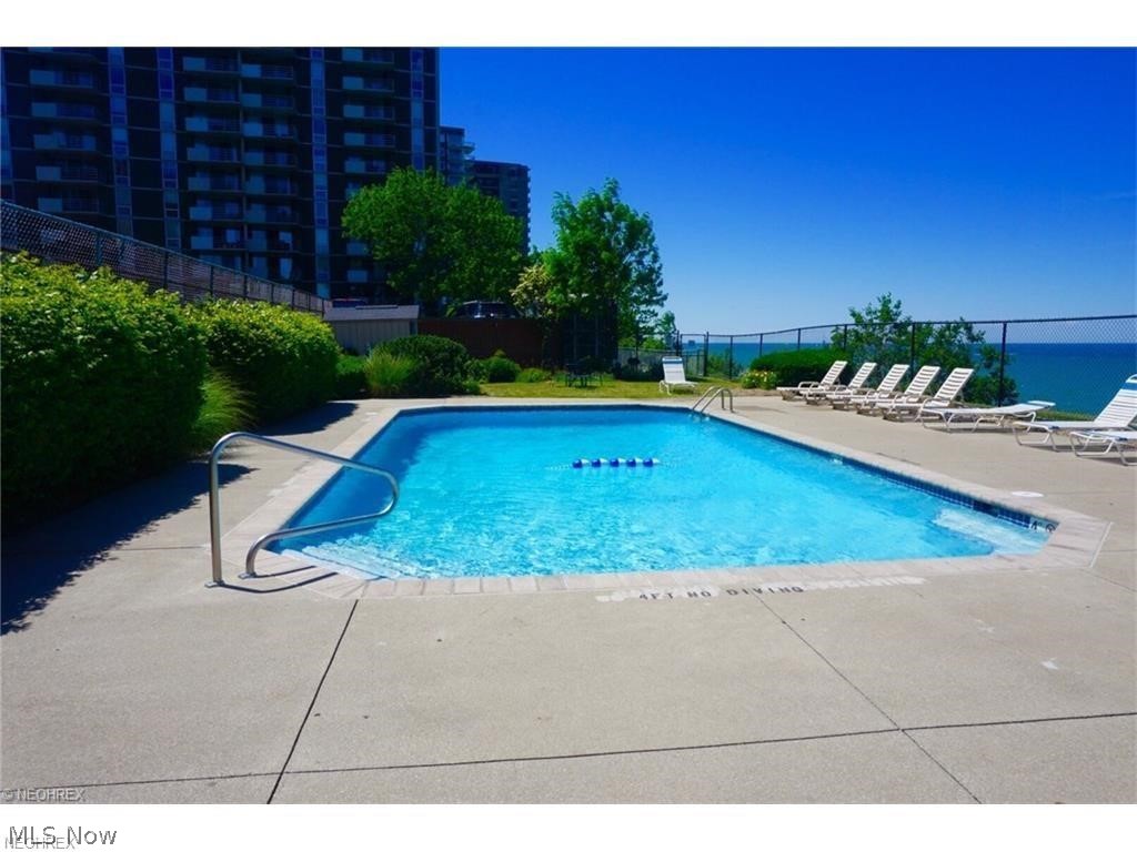 Lake House Condo - Residential