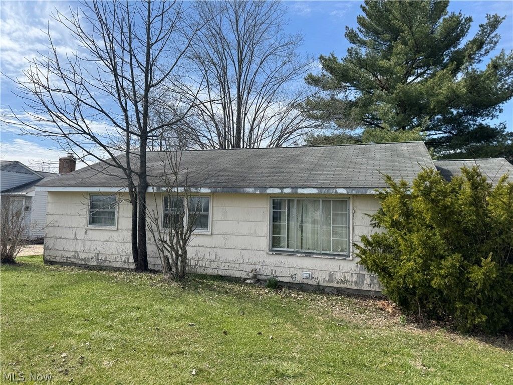 Photo of 4459 N Leavitt Road NW, Warren, OH 44485 (MLS # 5198409)
