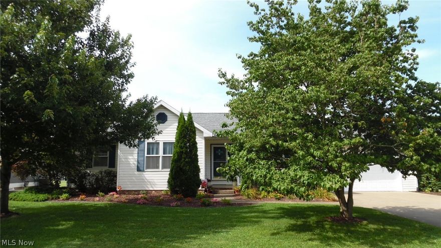 Really great easy-living ranch home located on a quiet street with cul-de-sac!! Nice open floorplan with open eat-in kitchen/bar area, and generous family room!! Family room has gas fireplace, kitchen has lots of cabinetry and storage and Corian countertops.  Huge level lot is so nice for enjoying the outdoors and can be viewed by and amazing newer deck with railing all around sides and sun protective cover over it all!!  
YOU WON'T WANT TO MISS THIS ONE!