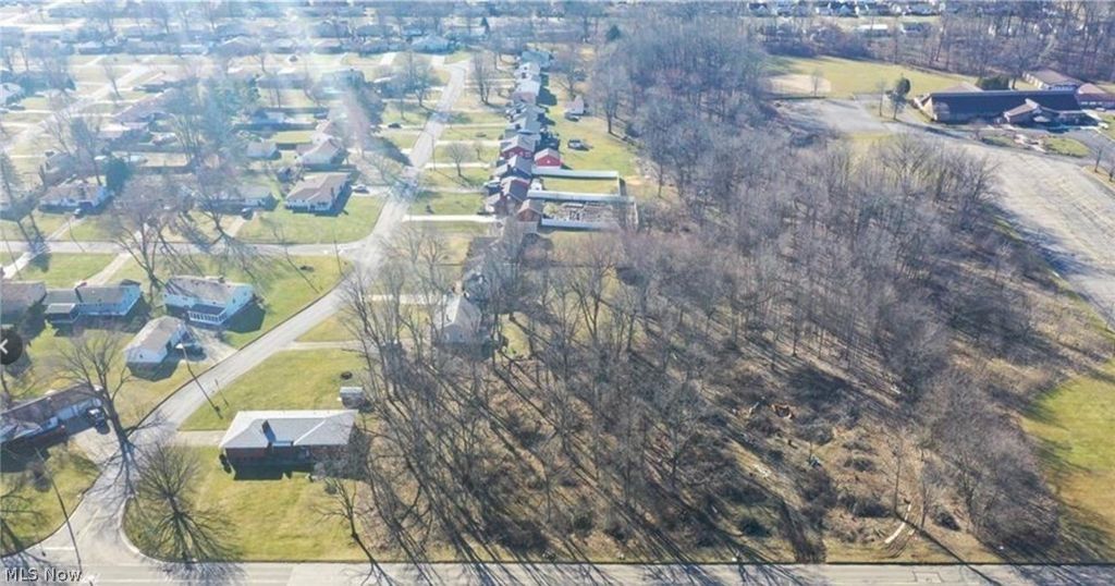 Photo of 902 S Meridian Road, Austintown, OH 44509 (MLS # 5193291)