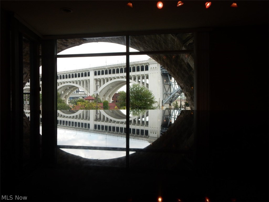 Stonebridge Plaza Condominiums - Residential