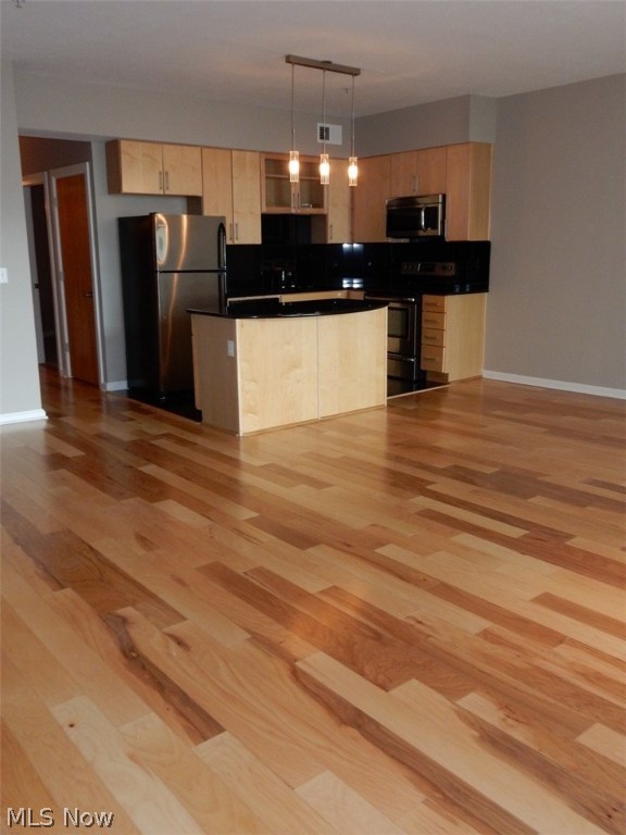 Stonebridge Plaza Condominiums - Residential