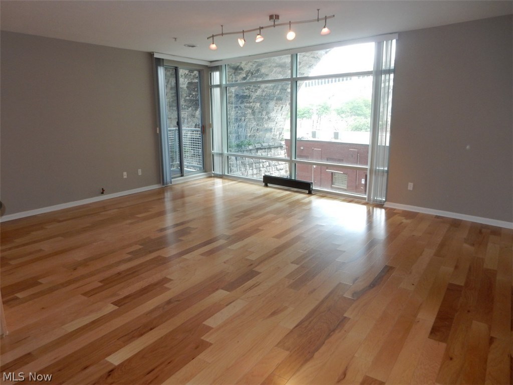 Stonebridge Plaza Condominiums - Residential