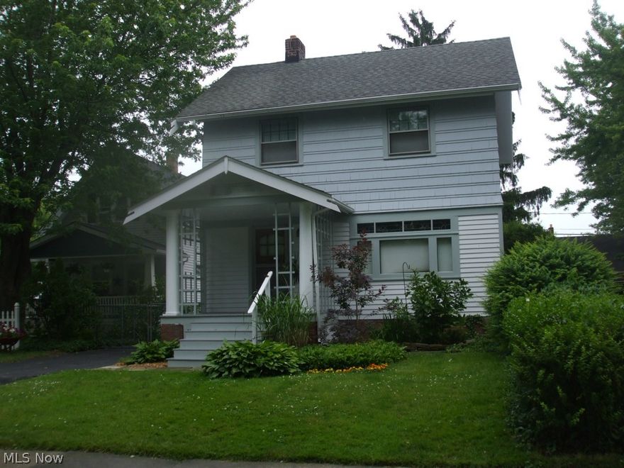 Looking for a truly move in condition home?  Look no further!  This pristine colonial in Lakewood has it all!  Newer updated kitchen includes granite countertop, gorgeous natural wood throughout, updated full bath, freshly painted exterior, much charm inside and outside!  Conveniently located!
Home warranty included!  Enjoy the rest of  your summer without worrying about renovating, this home is ready for you!