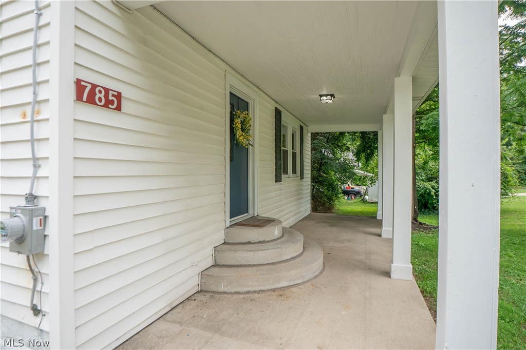 Photo of 785 Chenoweth Extension, Akron, OH 44319 (MLS # 5226054)