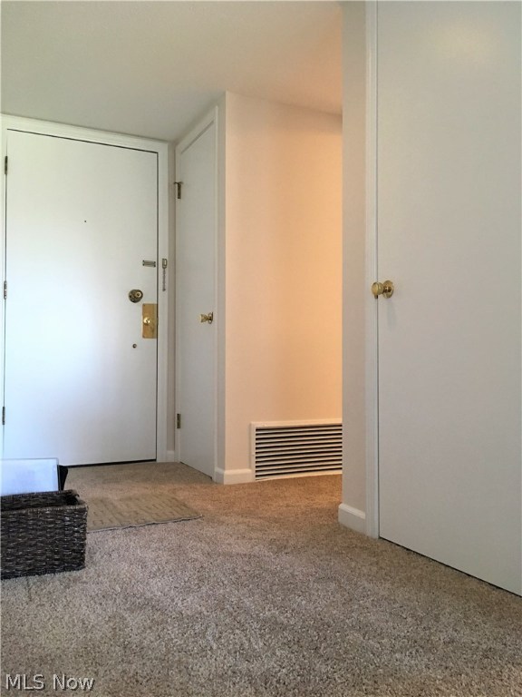 Versailles At Hudson Condo - Residential