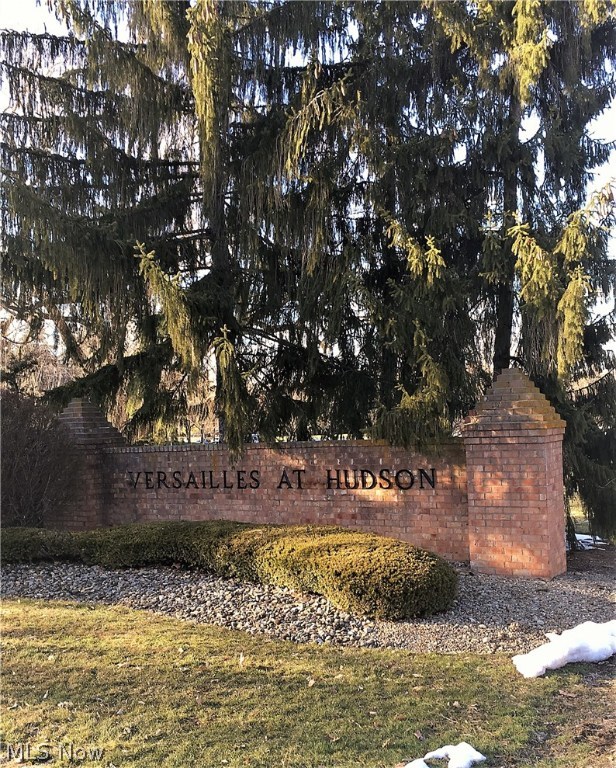 Versailles At Hudson Condo - Residential