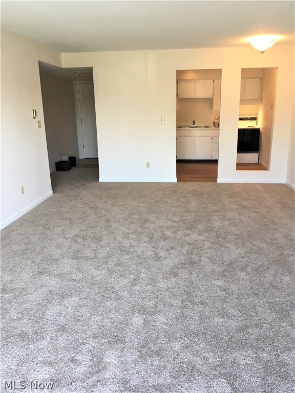 Versailles At Hudson Condo - Residential