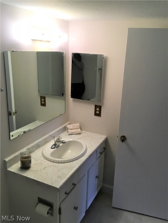 Versailles At Hudson Condo - Residential