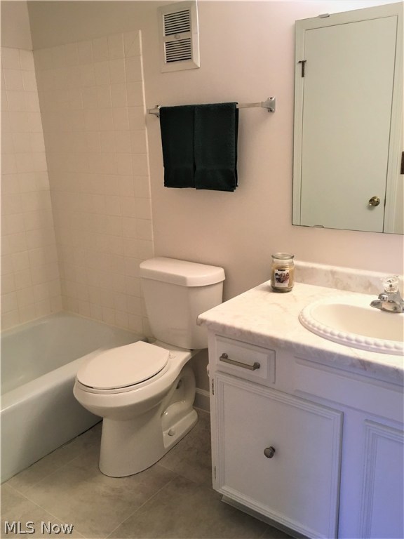 Versailles At Hudson Condo - Residential