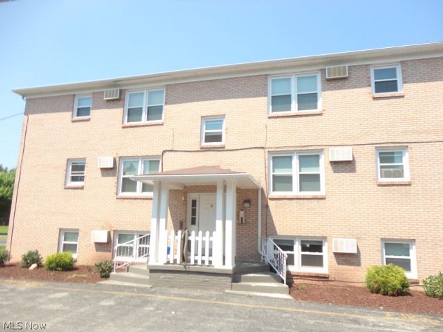 Located in Boardman is this 2 Bedroom/1 Bath lower floor apartment.  Kitchen is provided with a stove, refrigerator and dishwasher which the tenant is to maintain.  There is coin operated laundry in the building.  Monthly rent is $550.00 plus the tenant pays the electric.  Heat and water are included with the monthly rent.  Full security deposit of $550.00 plus first months rent is due before an approved tenant can move in.  No smoking, no pets and no Section 8.