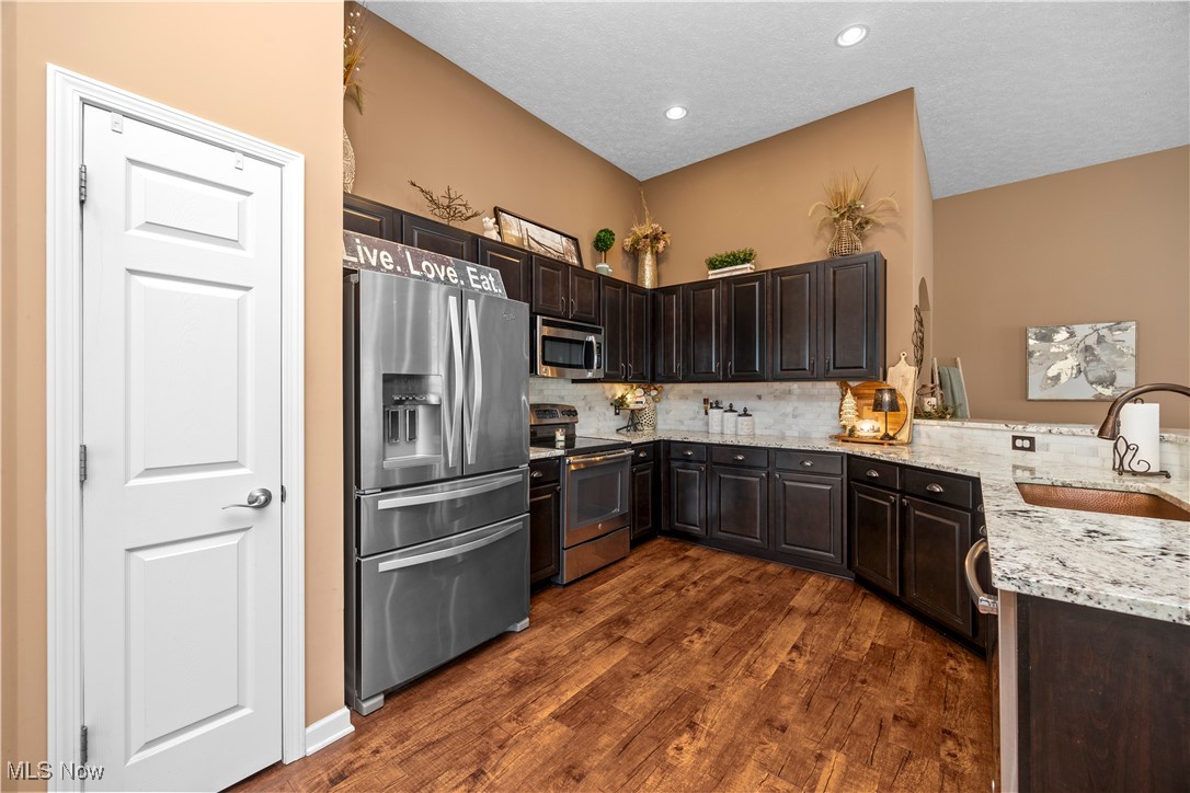 Villas/Falls Pointe Ph 02 - Residential