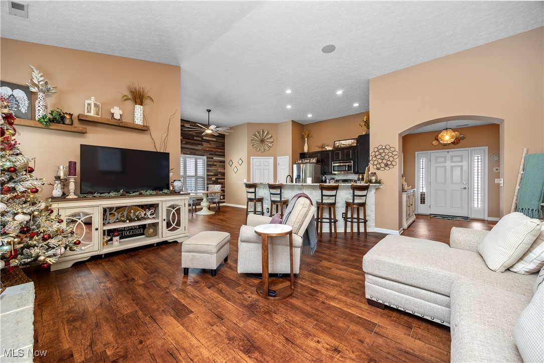 Villas/Falls Pointe Ph 02 - Residential