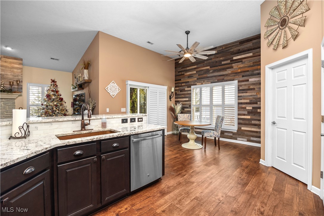 Villas/Falls Pointe Ph 02 - Residential