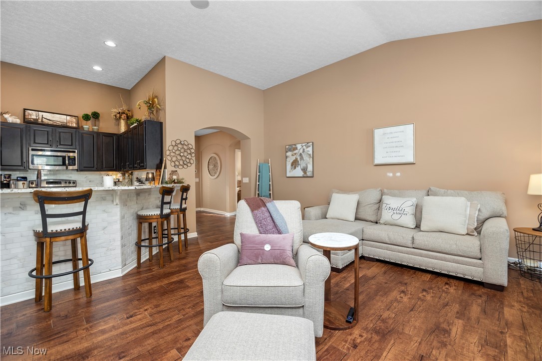 Villas/Falls Pointe Ph 02 - Residential