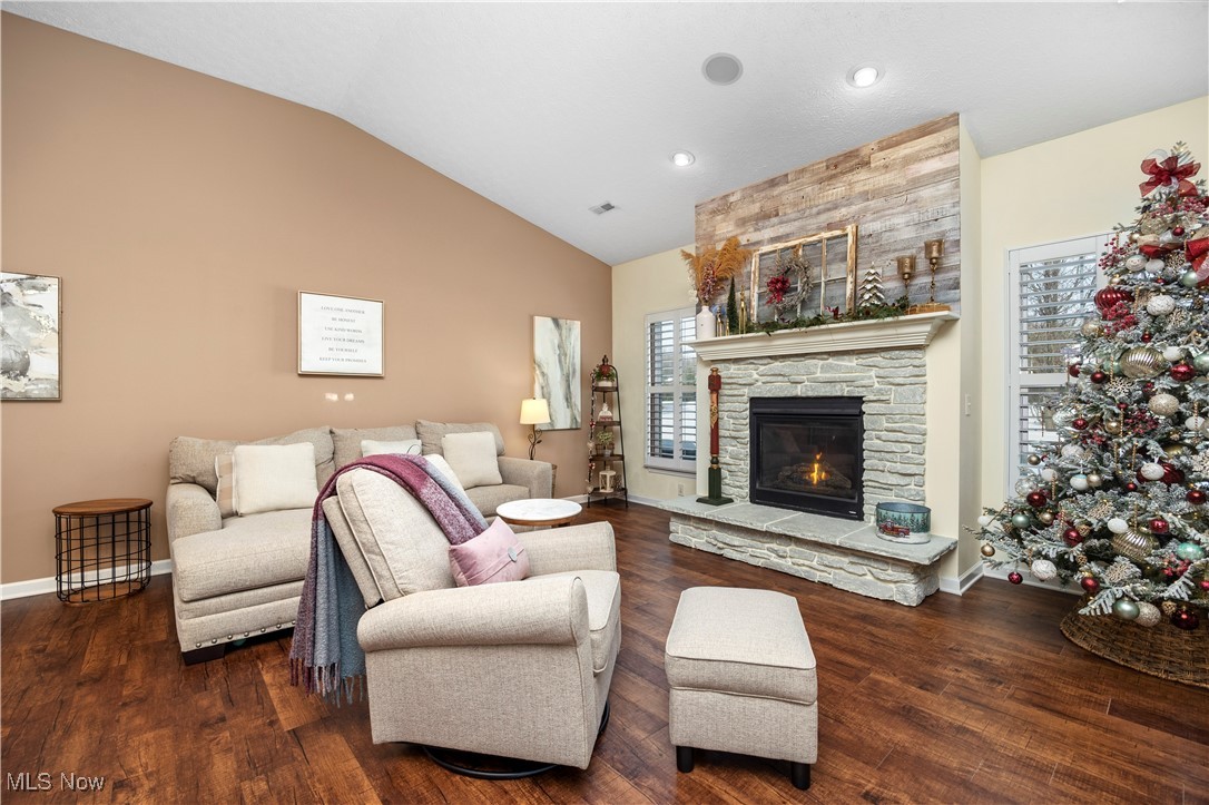 Villas/Falls Pointe Ph 02 - Residential