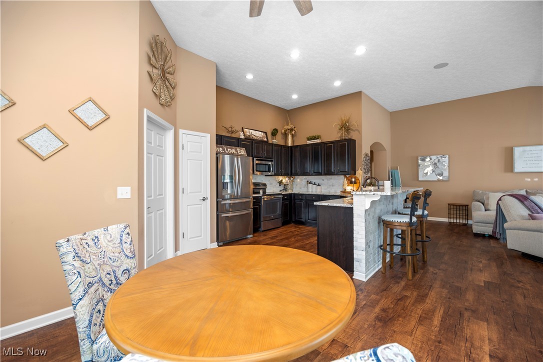 Villas/Falls Pointe Ph 02 - Residential