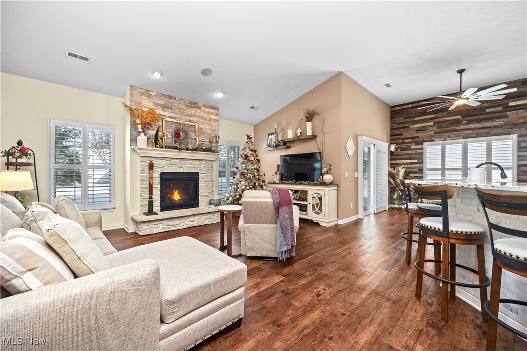 Villas/Falls Pointe Ph 02 - Residential