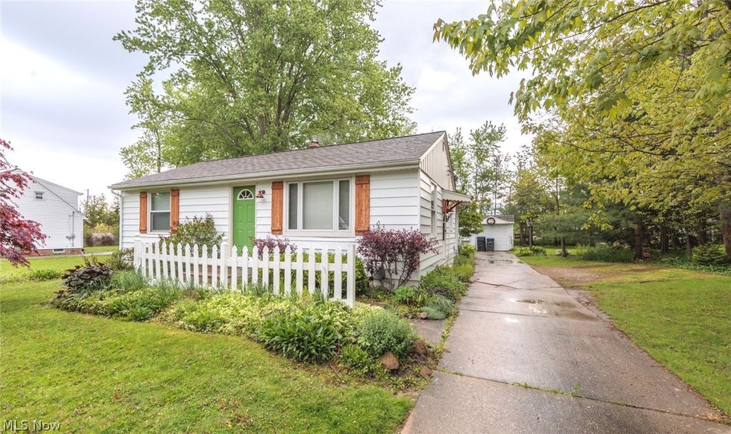Photo of 7381 Portage Street, Solon, OH 44139 (MLS # 5208388)