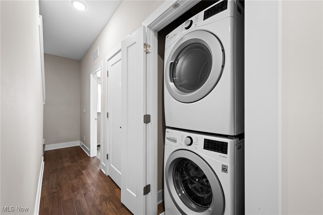 Breakwater Bluffs Loft Twnhms - Residential