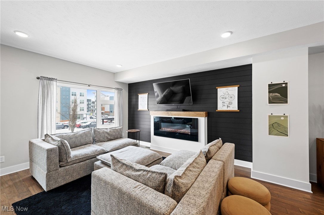 Breakwater Bluffs Loft Twnhms - Residential