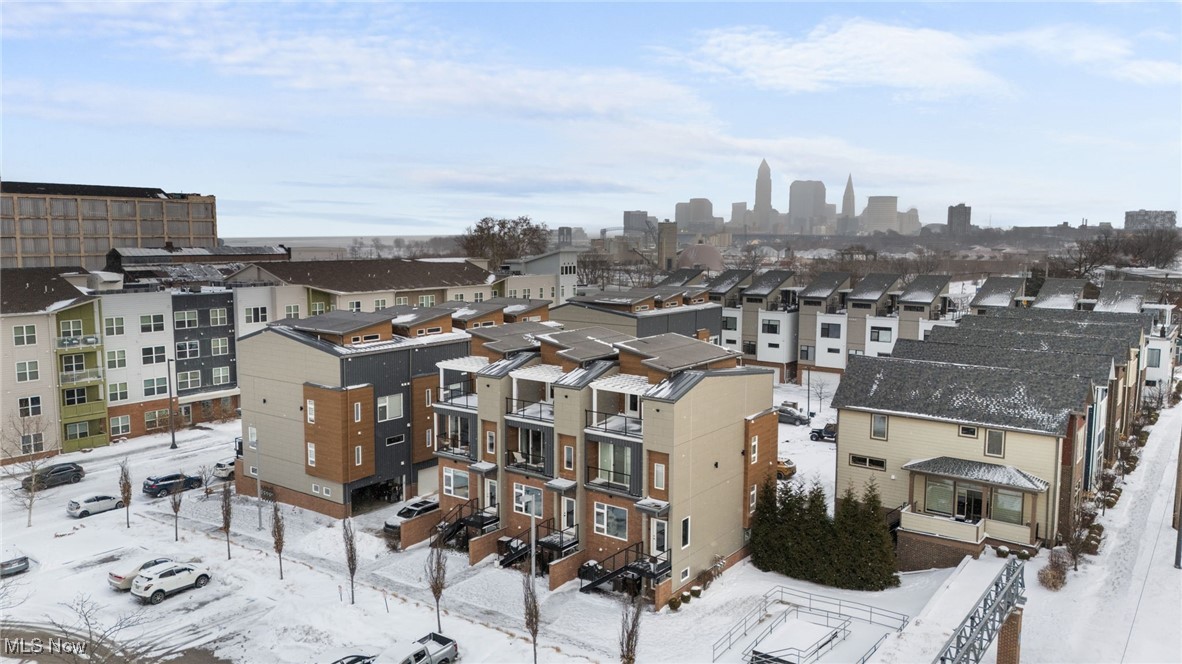 Breakwater Bluffs Loft Twnhms - Residential