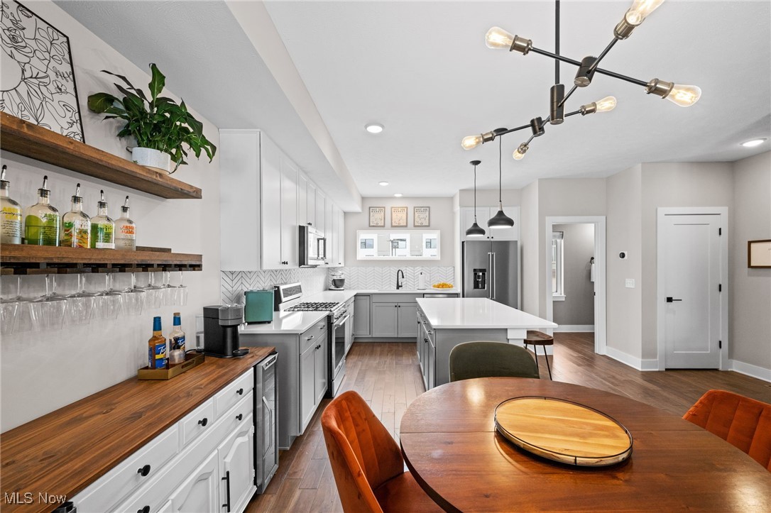 Breakwater Bluffs Loft Twnhms - Residential